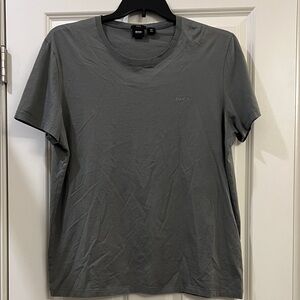 Hugo Boss Men's green t-shirt